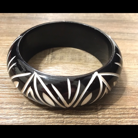 Jewelry - Black & White Bangle Bracelet